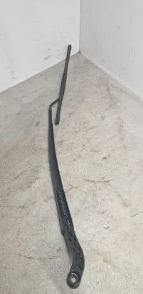 Toyota RAV 4 (XA50) Windshield/front glass wiper blade 2768