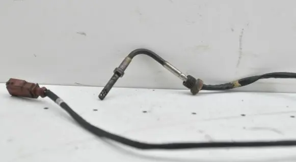Volkswagen Touran I Exhaust gas temperature sensor 03L906088DH