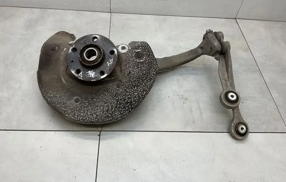 Front wheel hub