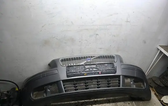 Volvo V50 Front bumper 30657005