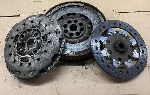 Nissan Qashqai Clutch set kit 302056476R 301015094R 123103008R