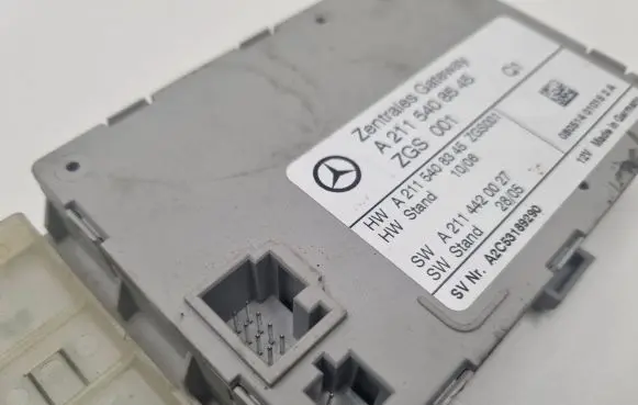 Mercedes-Benz E W211 Gateway control module A2115408545 2115408545