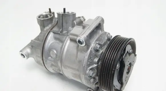 Volkswagen Golf VII Air conditioning (A/C) compressor (pump) 5Q0816803C