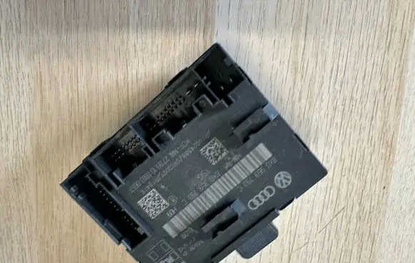 Volkswagen Polo V 6R Door control unit/module 8X0959793C