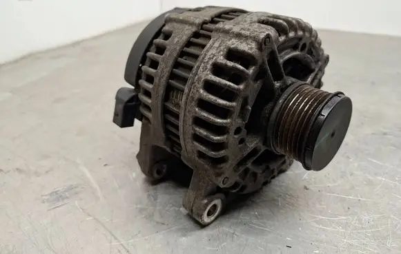 Ford Mondeo MK IV Generator/alternator 7G9N10300EA 0121615028