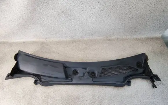 Mercedes-Benz A W176 Wiper trim A176830001357 A1768300013