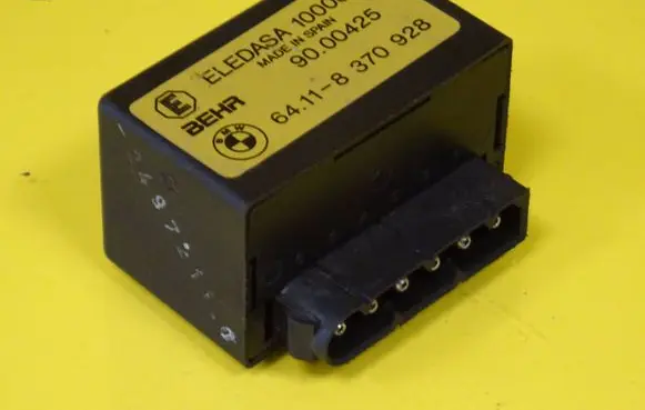 BMW 3 E36 Air conditioner control unit module 8370928 64.11-8370928 64118370928
