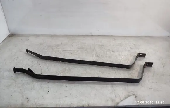Hyundai ix 55 Fuel tank mounting bracket 