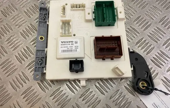 Volvo XC60 Comfort/convenience module 32320214 32320214AA