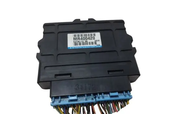 Mitsubishi Montero ABS control unit/module MR400420 X2T34172