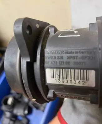 Citroen C3 Mass air flow meter 9642212180 13939342 5WK9631