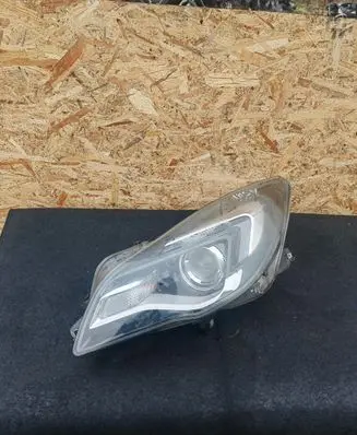 Opel Insignia A Headlight/headlamp 13409908