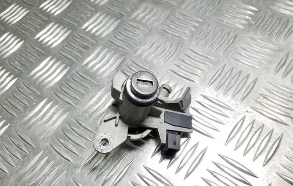 Audi A4 S4 B6 8E 8H Tailgate exterior lock 8E0827573