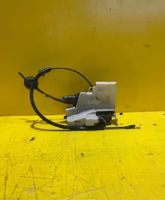 Volkswagen Polo IV 9N3 Front door lock