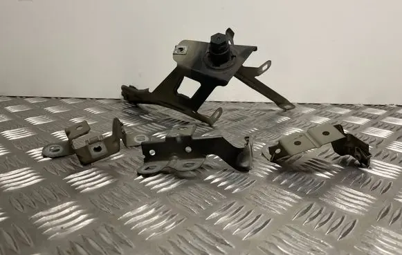 BMW 5 GT F07 Fender mounting bracket 7193421 7193425 7193427