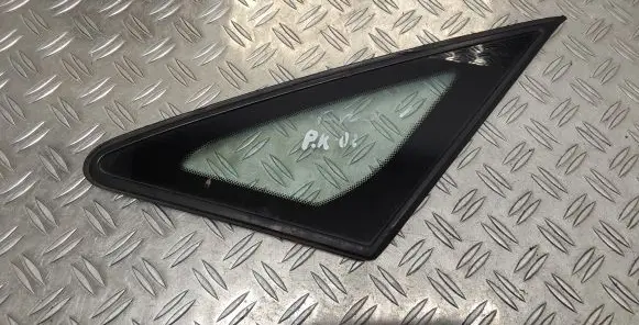 Toyota Avensis Verso Front triangle window/glass 