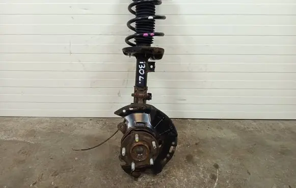 Hyundai i30 Front wheel hub spindle knuckle ZWROTLEWI30