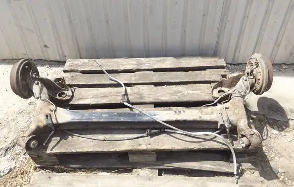 Volkswagen Polo IV 9N3 Rear axle beam