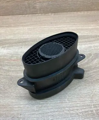 BMW 5 E39 Mass air flow meter 7787076 0928400468