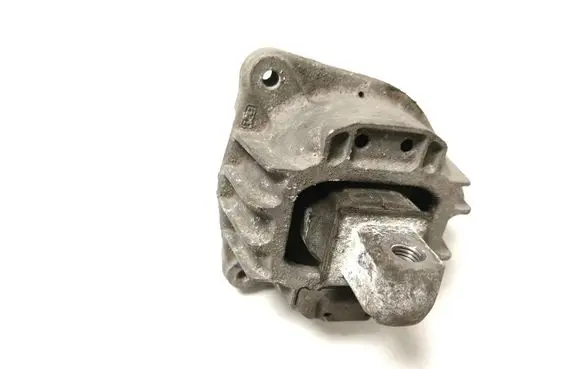 BMW 5 F10 F11 Engine mount bracket 6777371