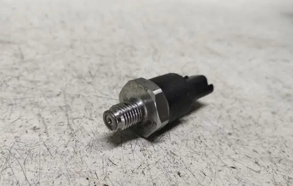 Fuel pressure sensor