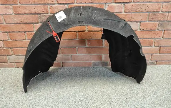 BMW 4 G22 G23 G24 G26 Rear arch 9627873