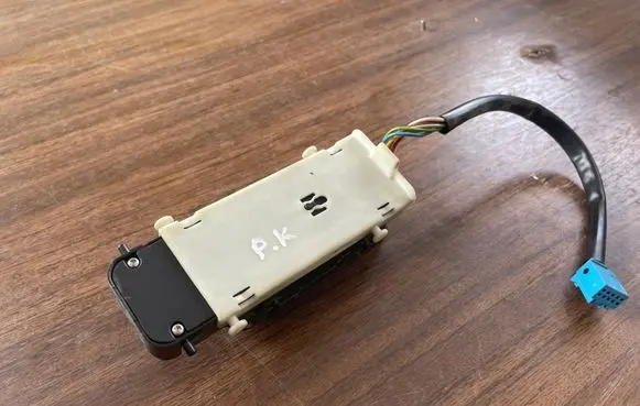 Mercedes-Benz C W203 Electric window control switch A2038218051