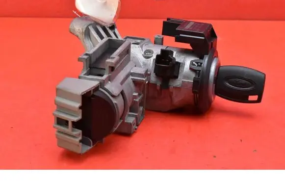Ford Fiesta Ignition lock 8V513F880DA