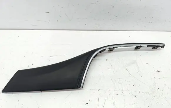 Dashboard glove box trim