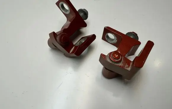 Volkswagen Amarok Rear door hinge set 8K0831401D A046574 8K0831401B