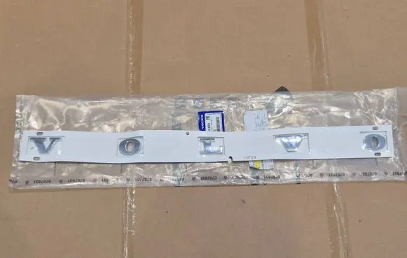 Volvo S60 Manufacturers badge/model letters 30796589 463159