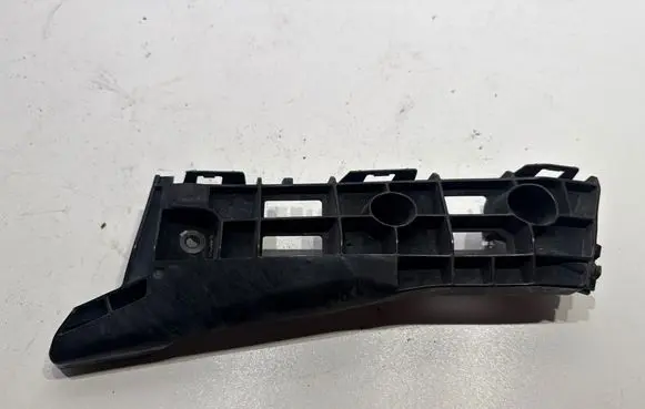 Toyota Prius (XW30) Front bumper mounting bracket 5211647020