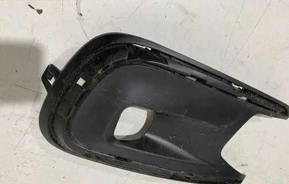 Citroen C4 II Picasso Front fog light trim/grill AA37703404