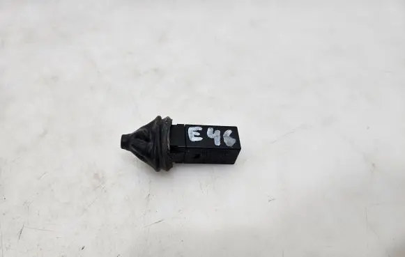 BMW 3 E46 Fuel tank opening switch 82289392