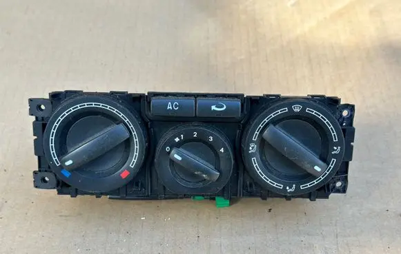 Volkswagen Transporter - Caravelle T5 Climate control unit 7H0820045R9B9