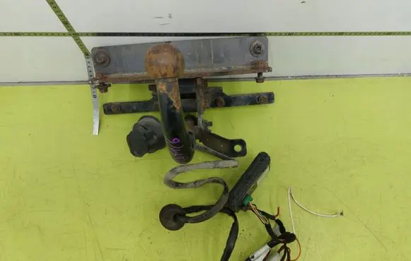 Volvo V50 Tow bar set 31350480
