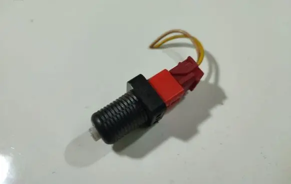 Peugeot 406 Brake pedal sensor switch
