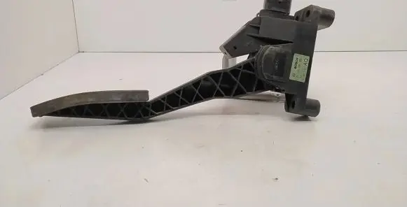 Opel Zafira A Accelerator throttle pedal 0281002298 18510131