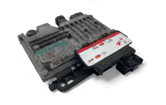 Peugeot 208 Engine control unit/module ECU 9810858280