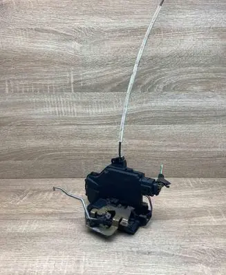 Audi A6 S6 C5 4B Front door lock 4B1837016B WithPlug