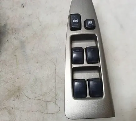 Toyota Avensis Verso Electric window control switch 514569 13080 514700