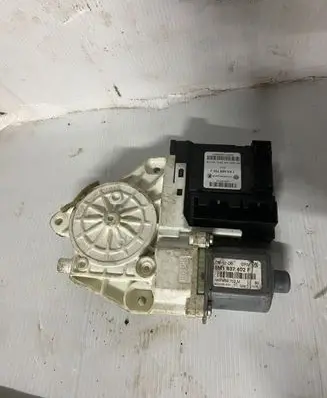 Volkswagen Golf Plus Front door window regulator with motor 5M1837402f 1K0959702M