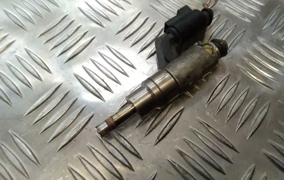 Fuel injector
