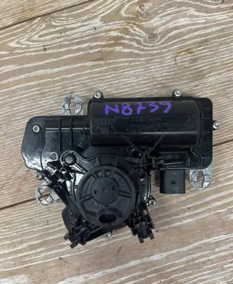 Audi Q3 F3 Tailgate/trunk/boot lift motor 5TA827887C