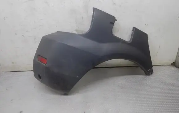 Rear bumper corner part panel trim