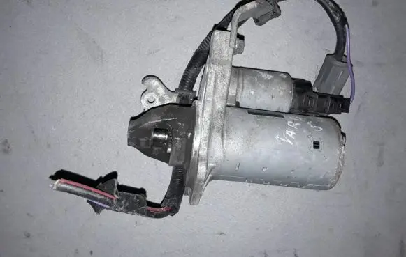 Toyota Yaris Starter motor 281000Y090