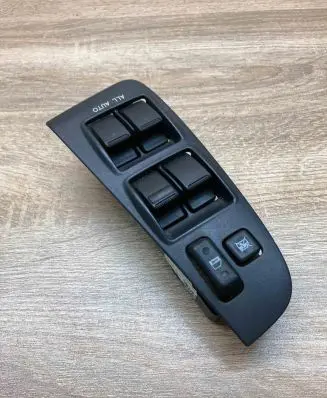 Toyota Avensis T250 Electric window control switch