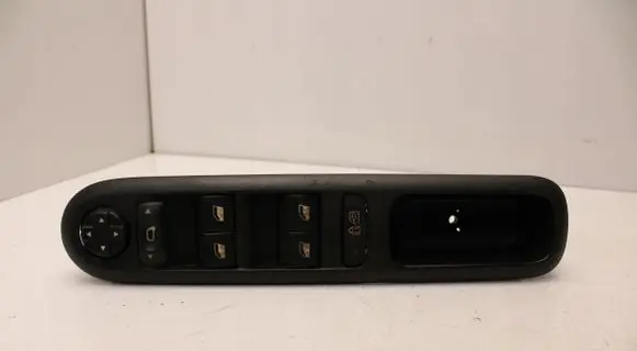 Peugeot 3008 I Window control relay 