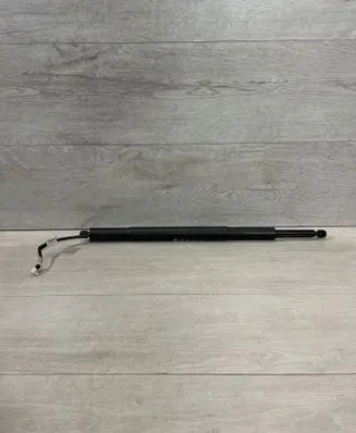 BMW 3 G20 G21 Tailgate strut 7453413