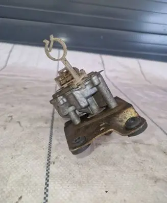 Opel Frontera B Wiper motor